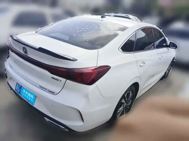 Changan Eado — Фото автомобиля 2