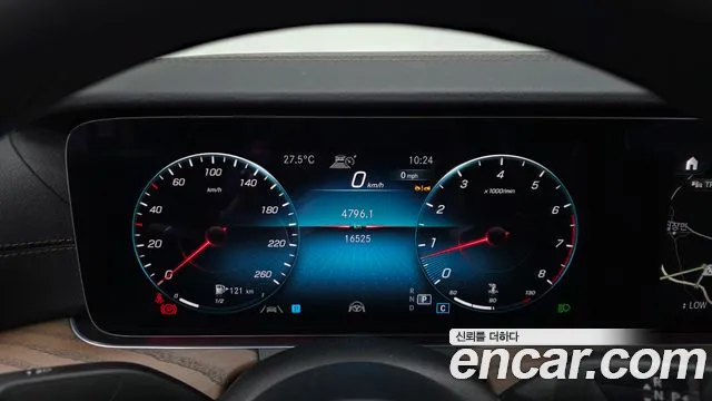Mercedes-Benz E-Class — Фото автомобиля 8