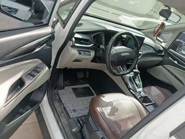 Maxus G50 — Фото автомобиля 15