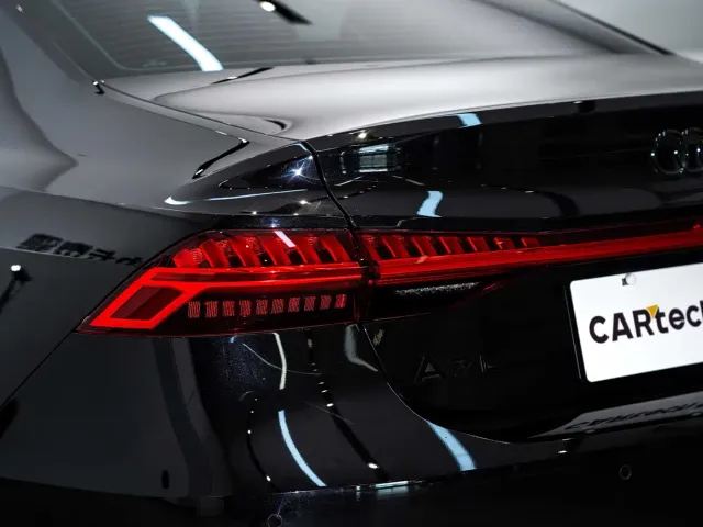 Audi A7L — Фото автомобиля 8