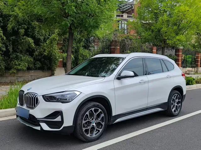 Фотография автомобиля — BMW X1