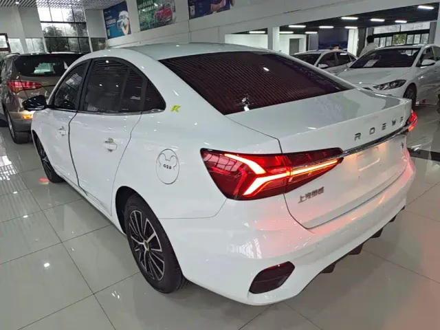 Roewe i5 — Фото автомобиля 4