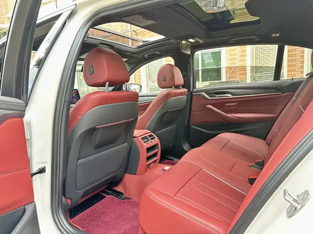BMW 5 Series — Фото автомобиля 10