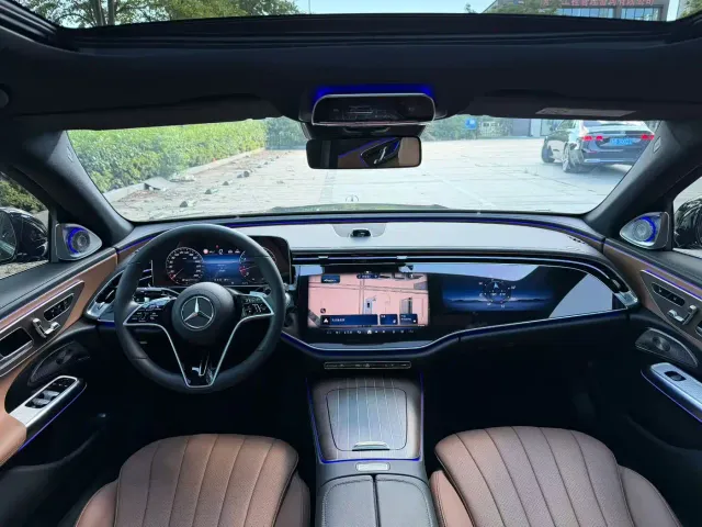 Mercedes-Benz E-Class — Фото автомобиля 4