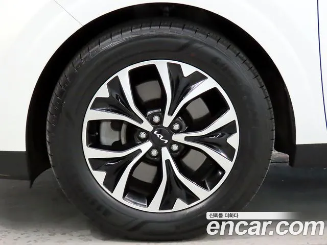Kia Carnival Generation 4 — Фото автомобиля 20
