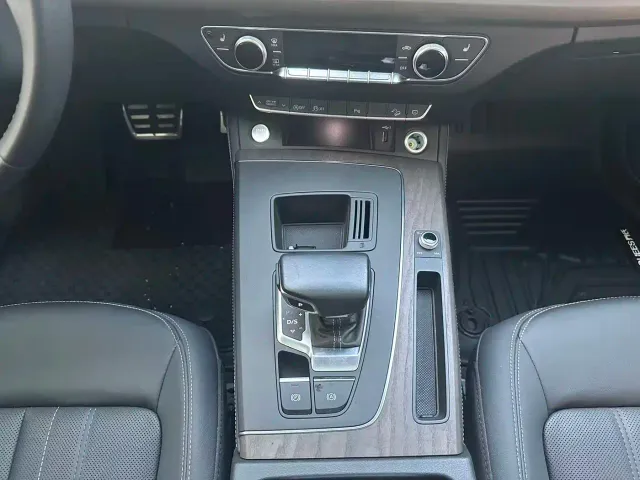 Audi Q5L — Фото автомобиля 16