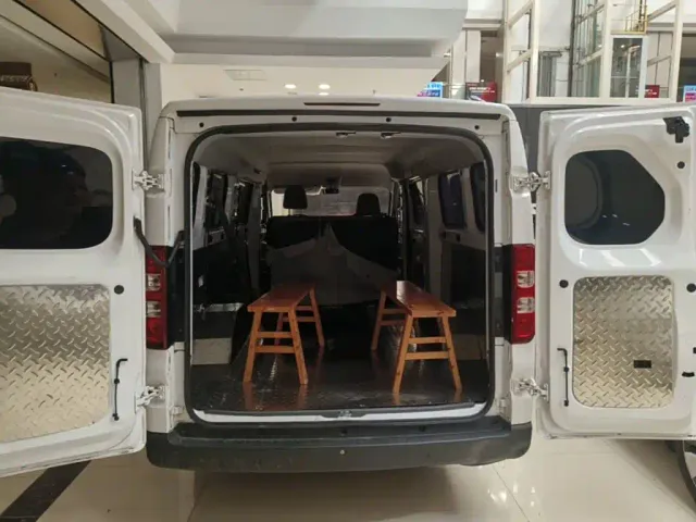 Wuling Yangguang — Фото автомобиля 18
