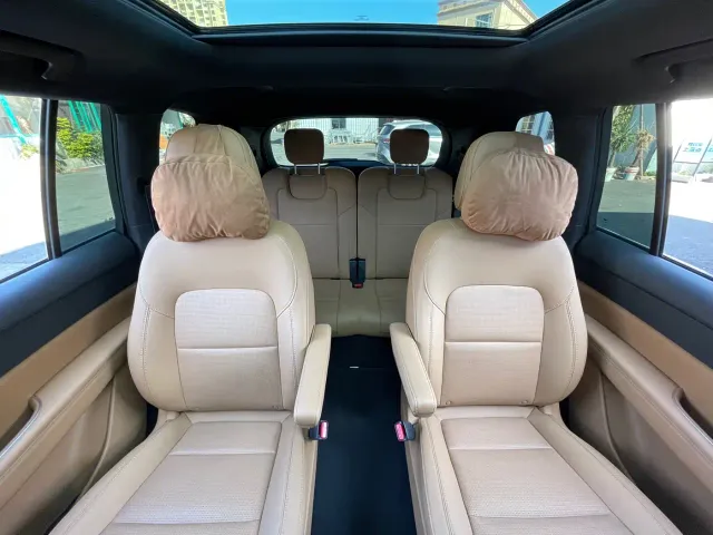 Li Auto ONE — Фото автомобиля 22