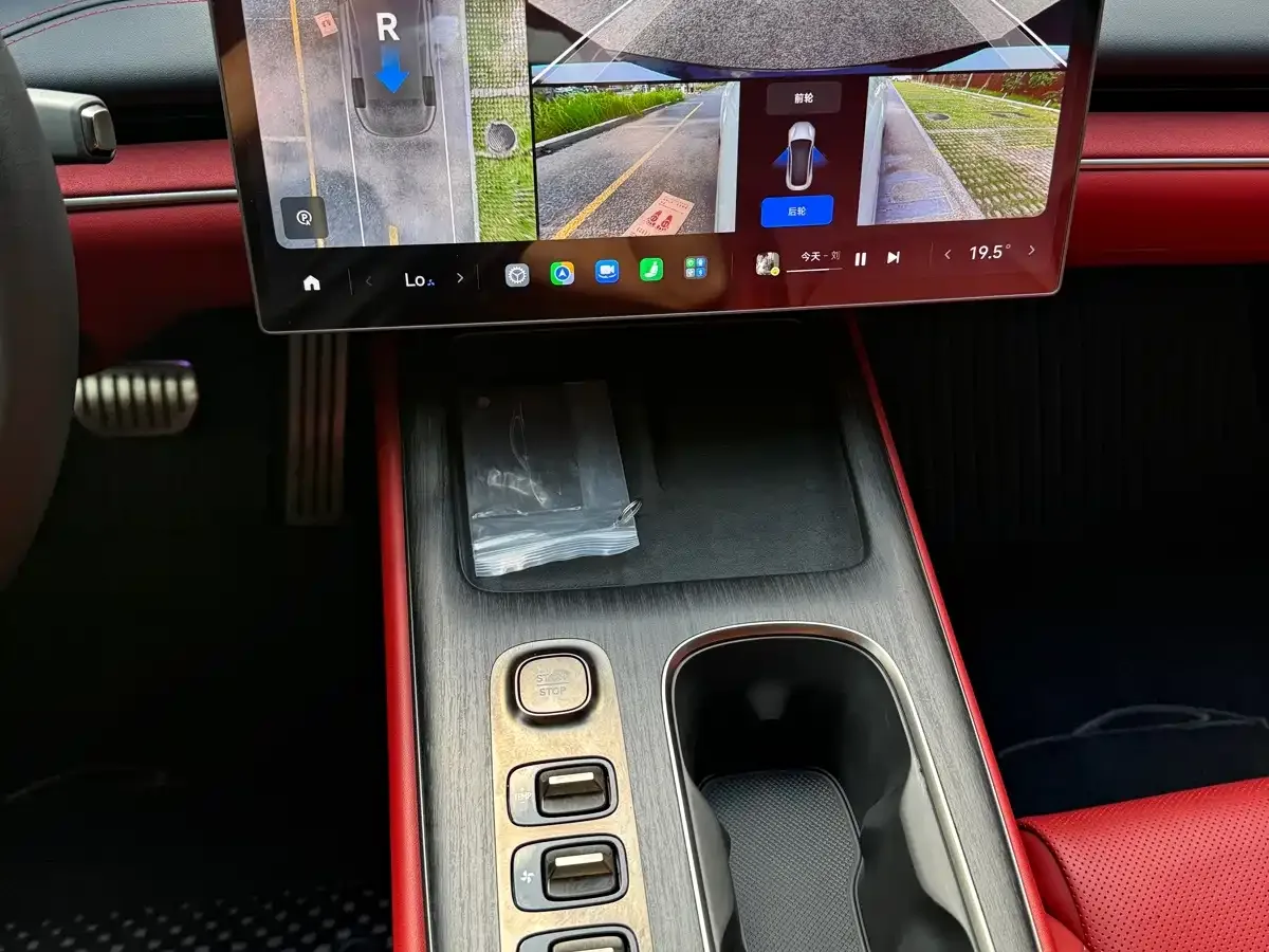 Xiaomi Auto Xiaomi SU7 2024 AWD Extended Range Advanced Smart Driving Max Edition — Фото автомобиля 14