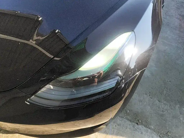 Tesla Model 3 — Фото автомобиля 23