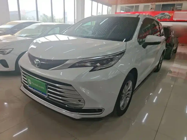 Фотография автомобиля — Toyota Sienna