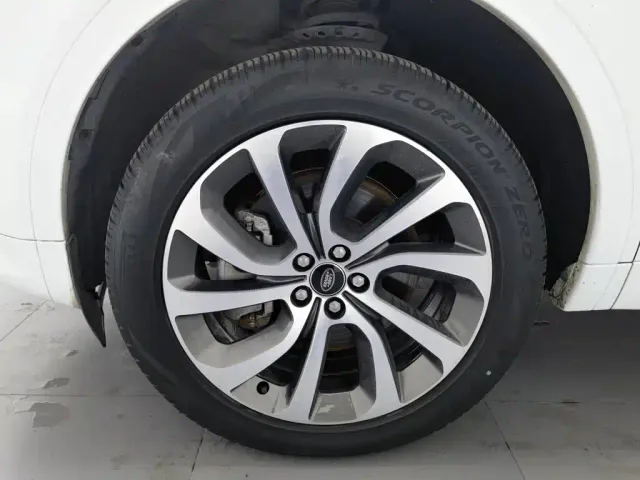 Land Rover Discovery Sport — Фото автомобиля 17