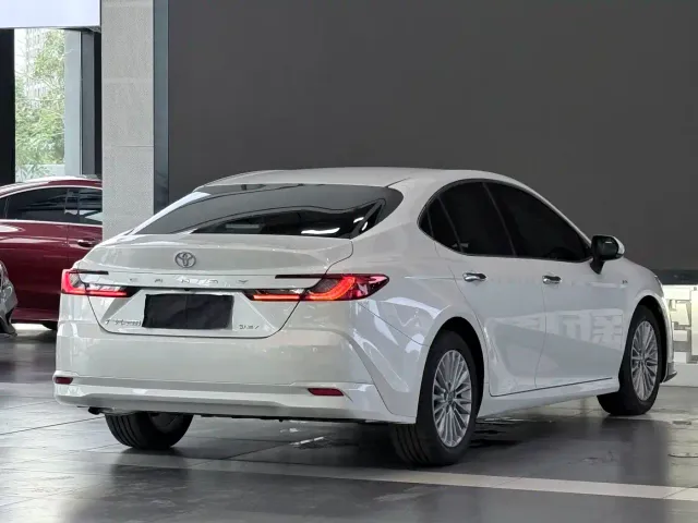 Toyota Camry — Фото автомобиля 3