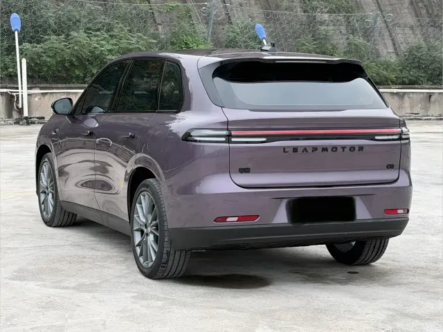 Leapmotor C10 — Фото автомобиля 3