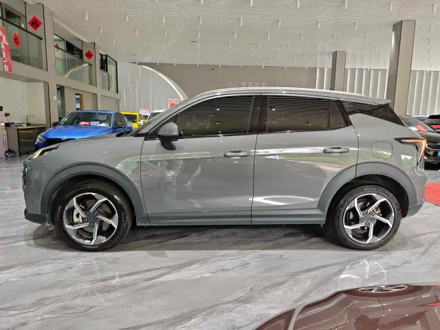 Lynk & Co 06 EM-P — Фото автомобиля 25