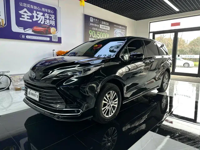 Фотография автомобиля — Toyota Sienna