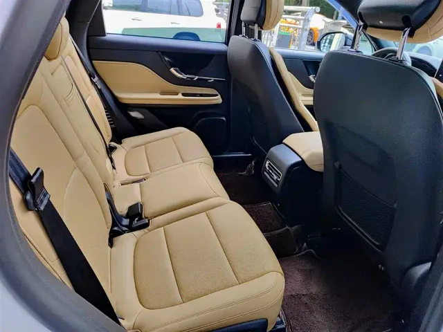 Lincoln Corsair — Фото автомобиля 11