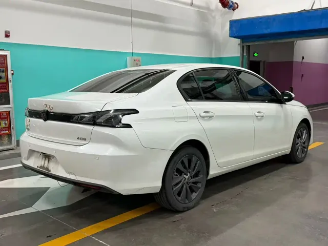 Peugeot 408 — Фото автомобиля 7