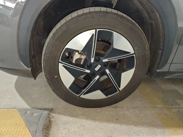 Geely Galaxy E5 — Фото автомобиля 24