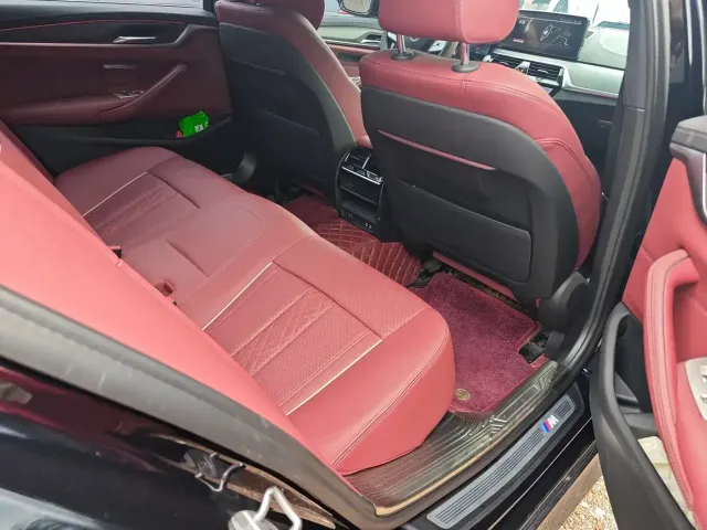 BMW 5 Series — Фото автомобиля 10