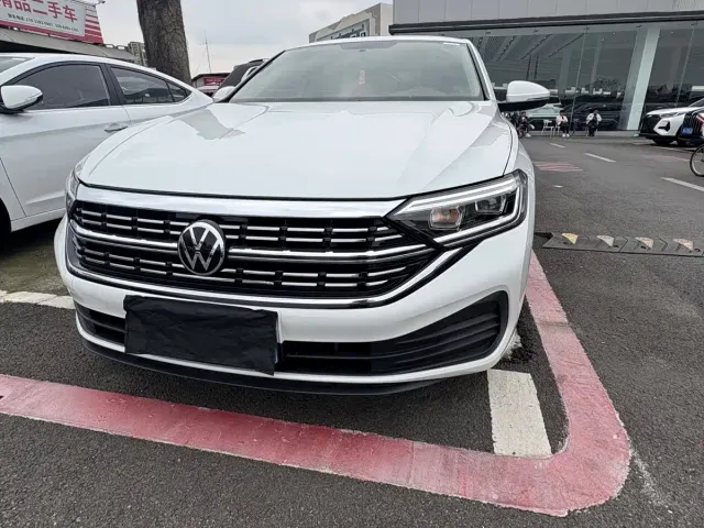 Фотография автомобиля — Volkswagen Sagitar