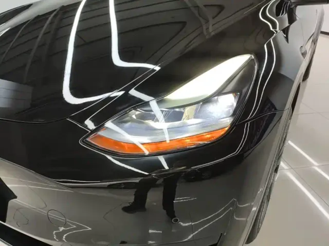 Tesla Model Y — Фото автомобиля 23