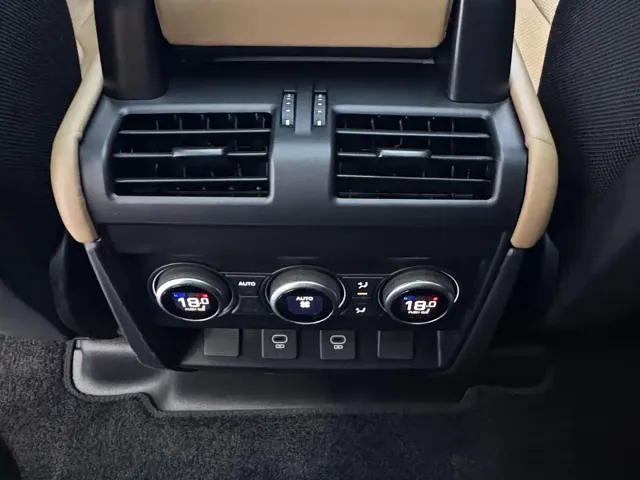 Land Rover Defender — Фото автомобиля 15
