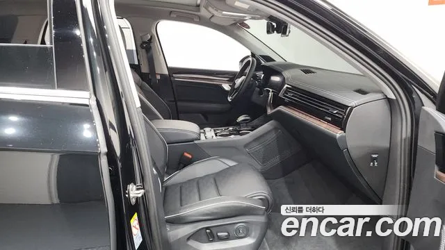 Volkswagen Touareg Touareg 3 поколение 3.0 TDI Prestige — Фото автомобиля 11