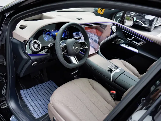 Mercedes-Benz EQE SUV — Фото автомобиля 10