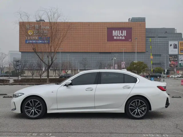 BMW 3 Series — Фото автомобиля 4