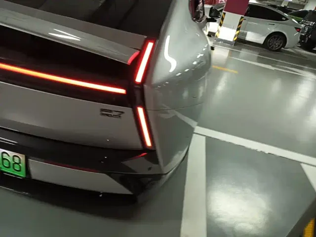 Xpeng P7 — Фото автомобиля 7