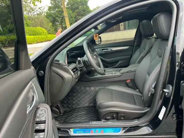 Cadillac CT5 — Фото автомобиля 9
