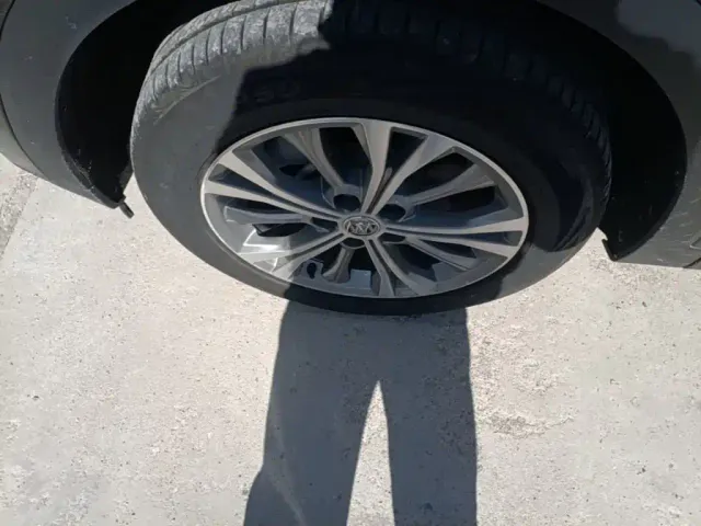 Buick Envision Plus — Фото автомобиля 22