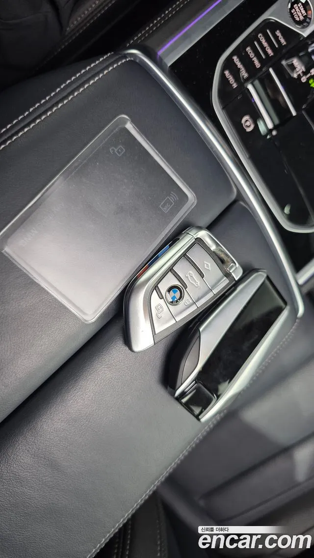 BMW 8 Series G15 — Фото автомобиля 23