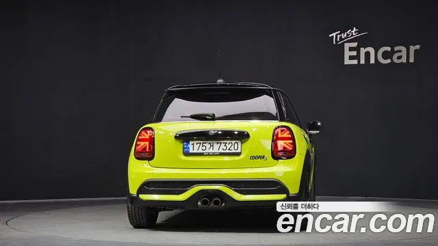 Mini Cooper — Фото автомобиля 4