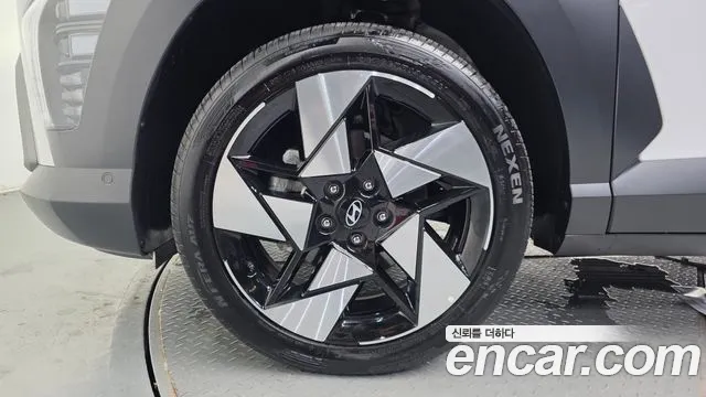 Hyundai Kona Kona (SX2) Бензин 1.6 турбо 2WD — Фото автомобиля 5