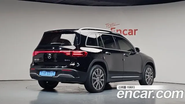 Mercedes-Benz EQB X243 — Фото автомобиля 2