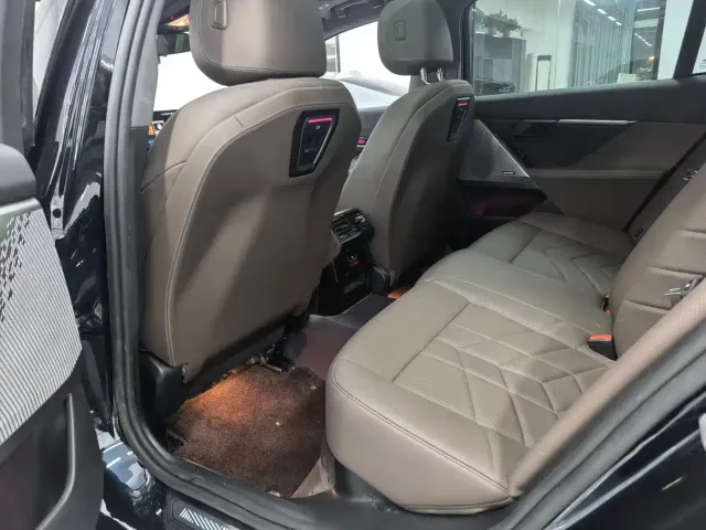 BMW 5 Series — Фото автомобиля 4
