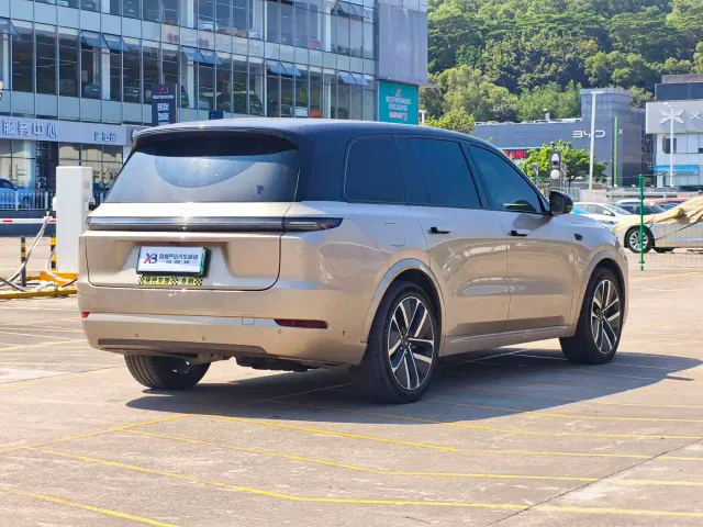 Li Auto L9 — Фото автомобиля 6