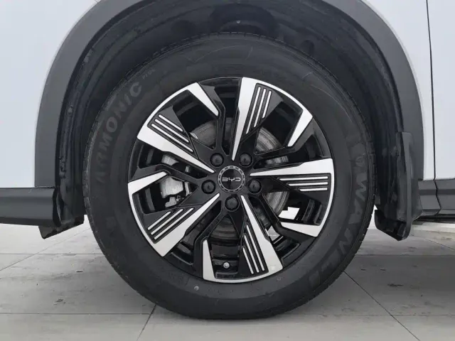 BYD Seal 05 DM-i — Фото автомобиля 17