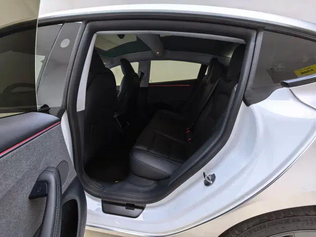 Tesla Model 3 2025 Model Rear-Wheel Drive Edition — Фото автомобиля 9