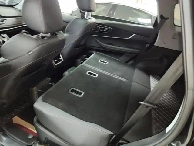 Chery Tiggo 8 — Фото автомобиля 16