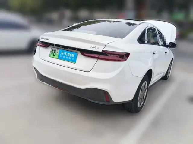 Geely Geometry A — Фото автомобиля 5
