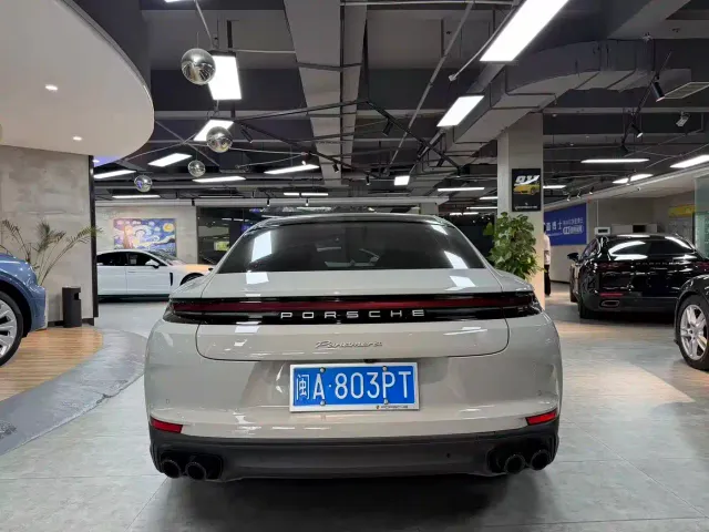 Porsche Panamera — Фото автомобиля 5