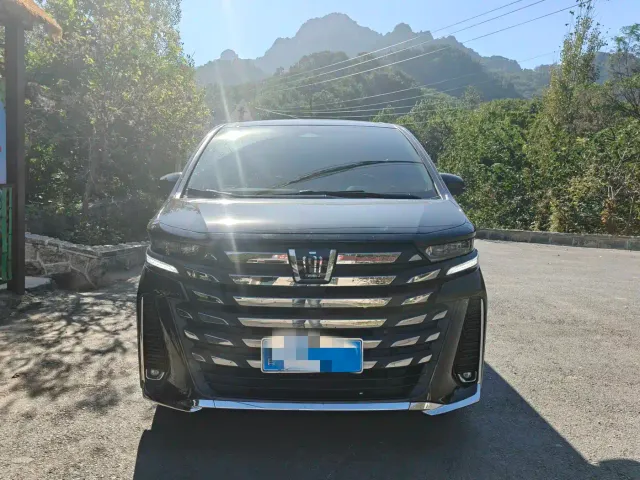 Toyota Vellfire — Фото автомобиля 2