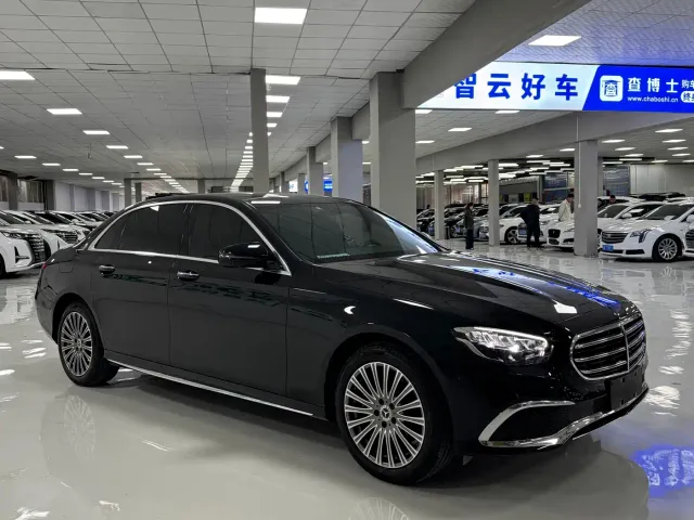 Mercedes-Benz E-Class — Фото автомобиля 3