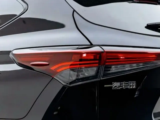 Toyota Crown Kluger — Фото автомобиля 11