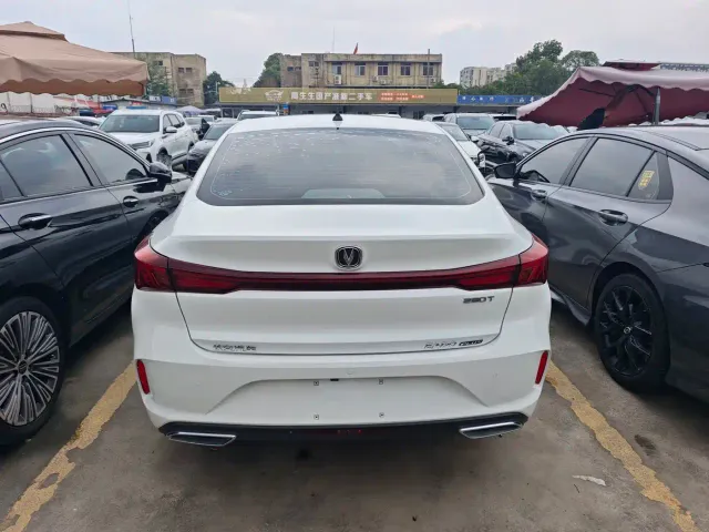 Changan Eado — Фото автомобиля 15