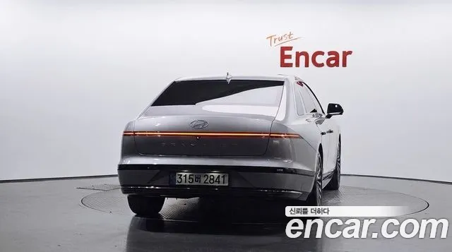 Hyundai Grandeur GN7 — Фото автомобиля 4