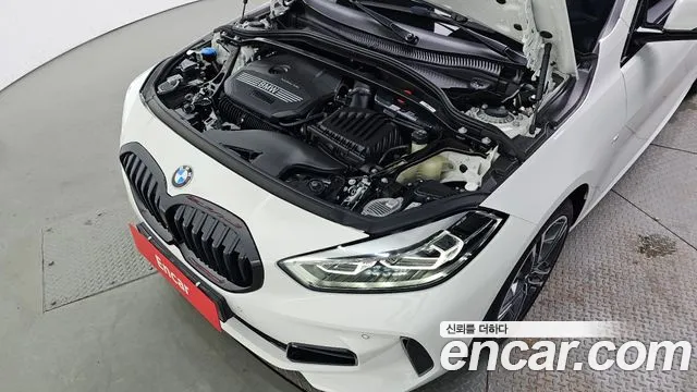 BMW 1 Series F40 — Фото автомобиля 6